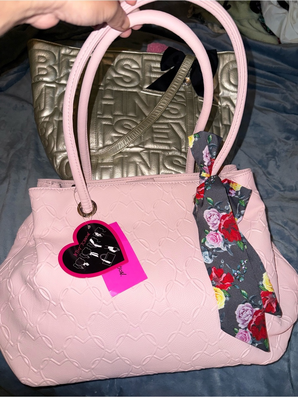 🌸NWT~BETSEY JOHNSON Leather Heart Crossbody/shoulder Bag!RETAILS $100!